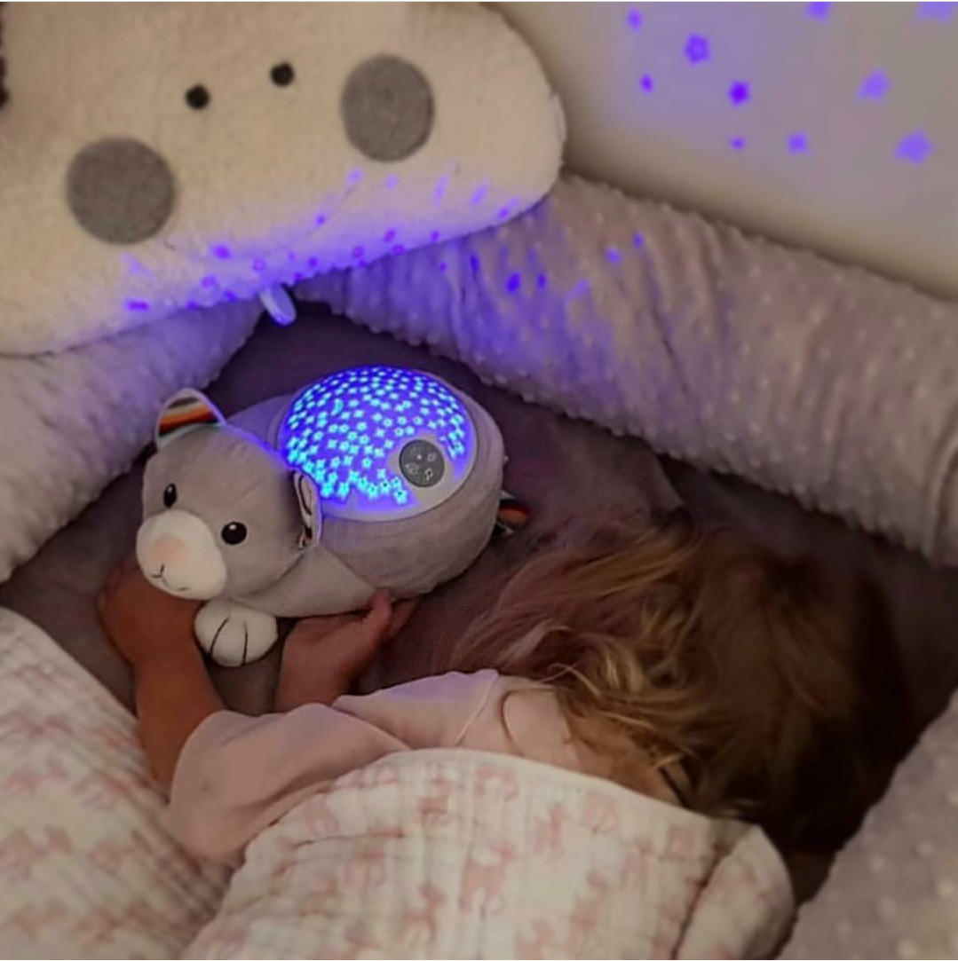 Kiki the Kitten – Creates a Magical Starry Sky