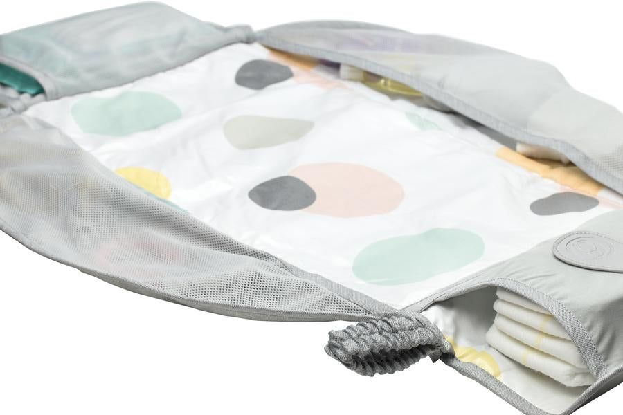 [LulyBoo] Portable Travel Diaper Changing Kit For Newborn Baby Infant Waterproof Changing Pad and Mat With Four Storage Pockets - BUBBLE