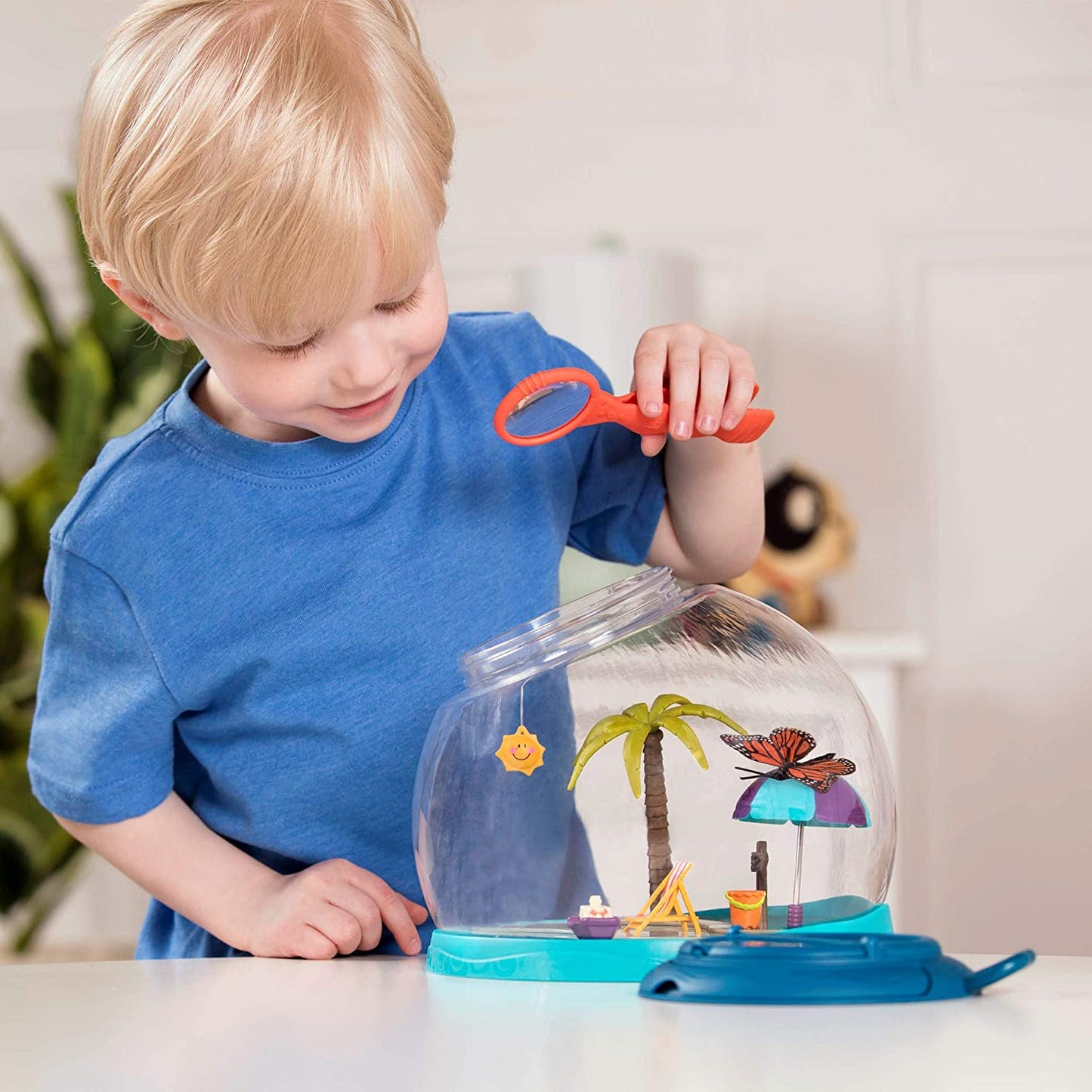 Tiki Retreat - Bug House & Magnifier