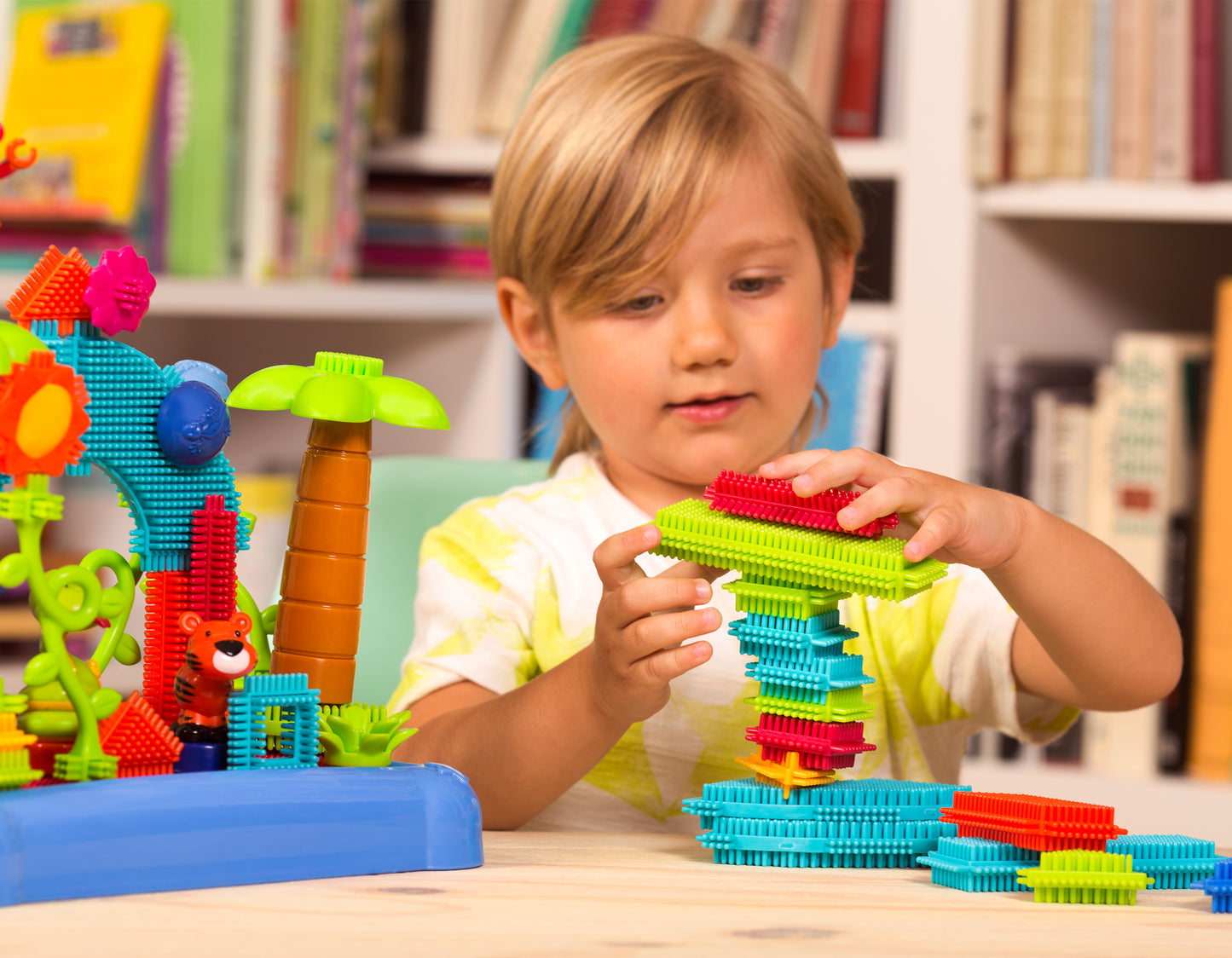 [Bristle Blocks by Battat] 58Pcs Jungle Blocks in Bucket | STEM Creativity Building Toys